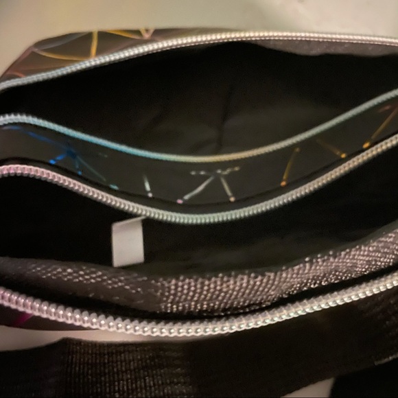 Fanny Pack Geometric Holographic waist belt bag - Picture 10 of 12